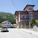 Sveti Nikola Family * ספרבה בניה