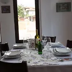 Sveti Nikola Family מלון