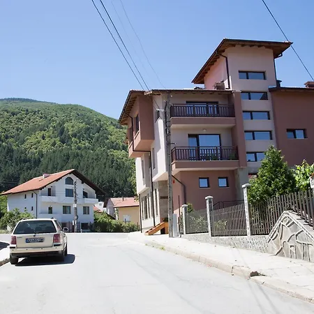 Sveti Nikola Family * Sapareva Banja